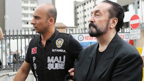 Bu görüntüsü değişti! Edirne Cezaevi'nde yatan Adnan Oktar imaj değiştirdi! İşte yeni hali